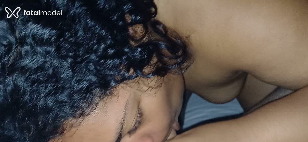 Acompanhante mulher morena (o) de olhos castanhos - Mavie Pepequinha