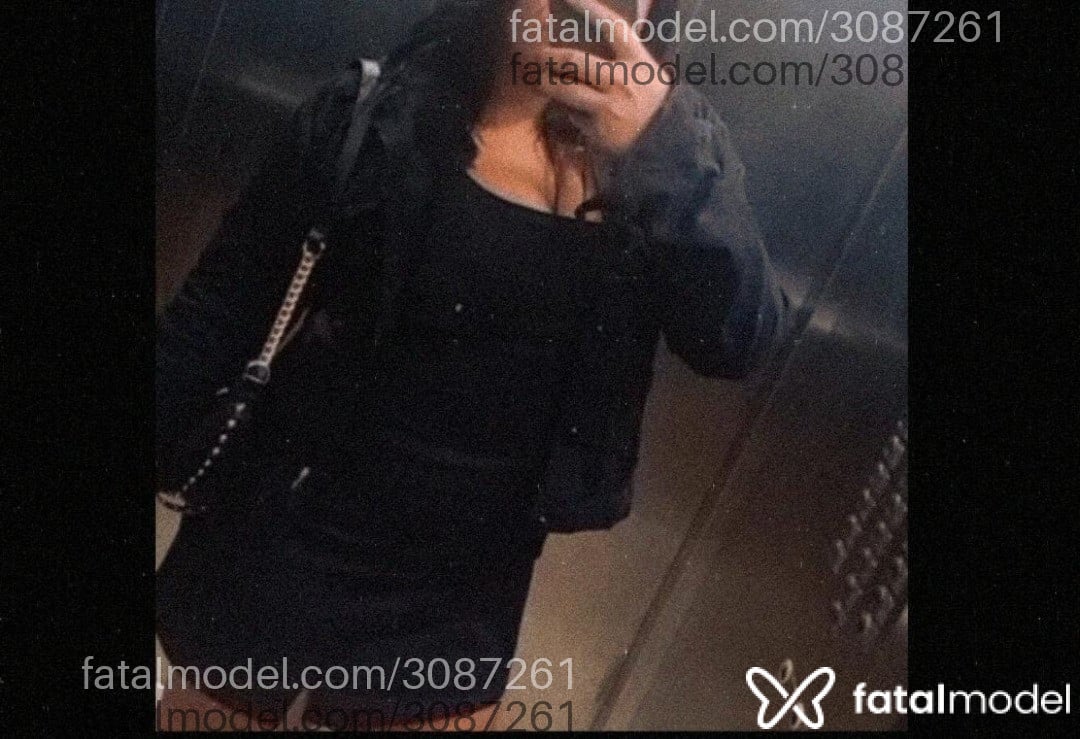 Acompanhante mulher com cabelo castanho de olhos castanhos - Lívia Fernandes