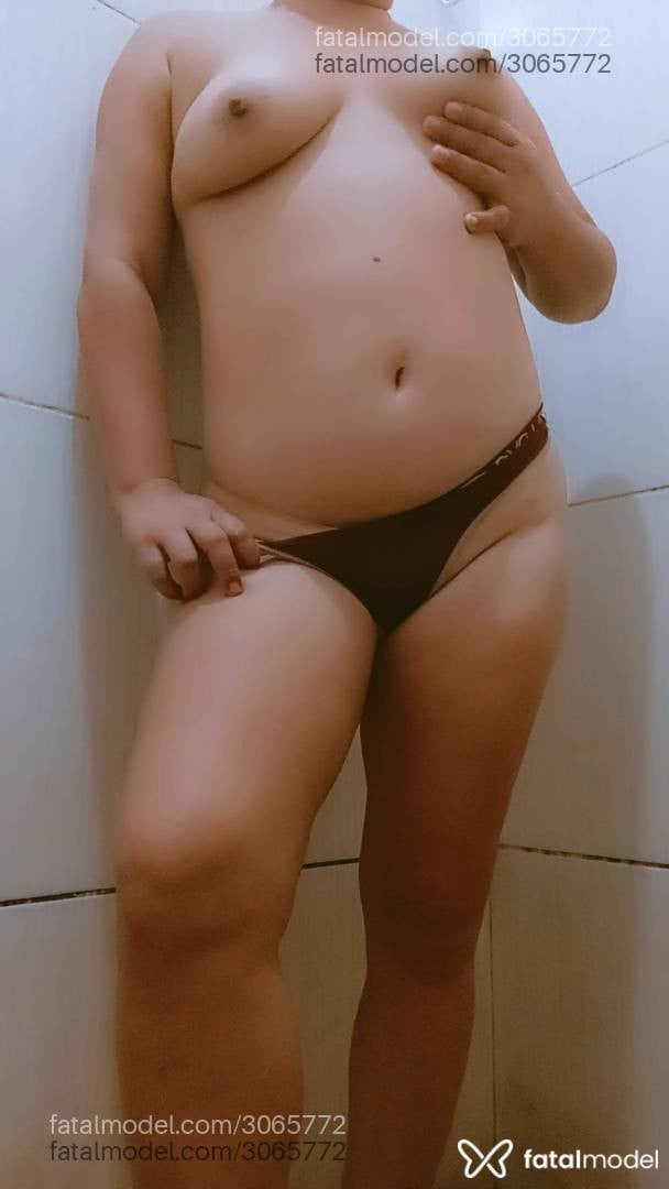 Acompanhante mulher com cabelo castanho de olhos pretos em Santarém - Erika Lobato