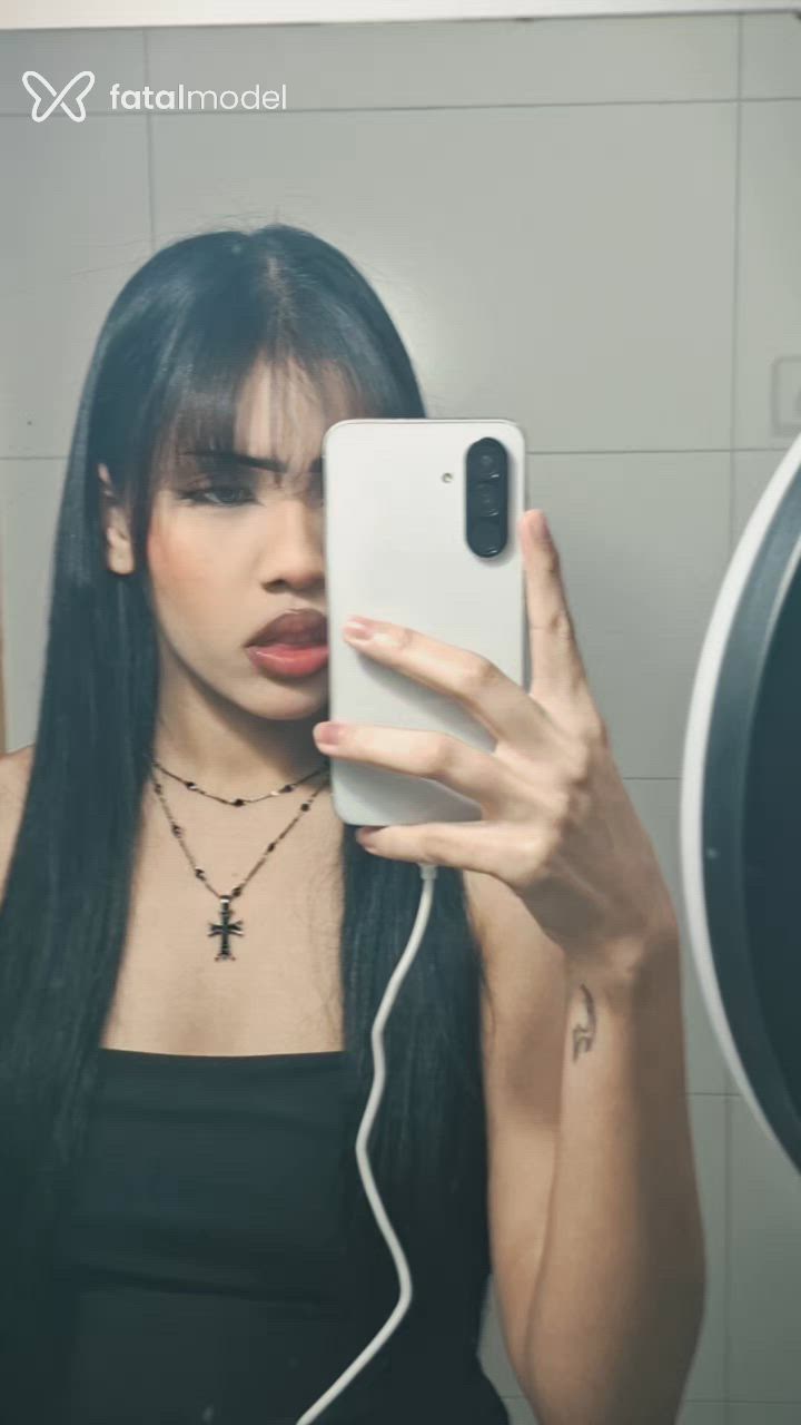 Acompanhante mulher morena (o) de olhos castanhos - Angelcalifornia