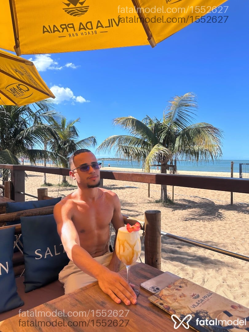 Acompanhante homem morena (o) de olhos pretos - Yuribahiano