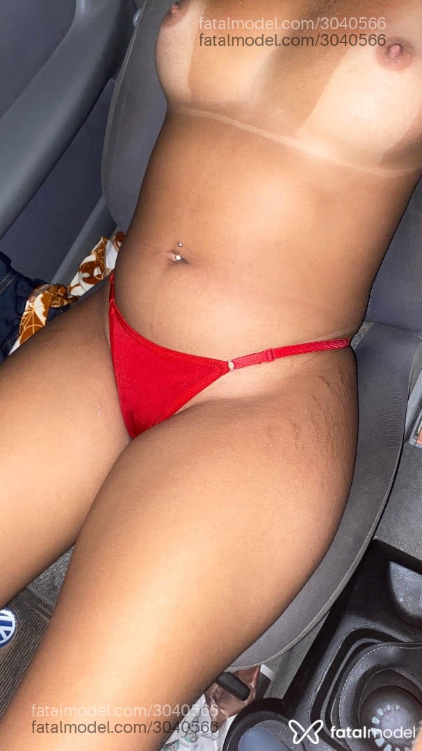 Acompanhante mulher com cabelo castanho de olhos castanhos - Dudi
