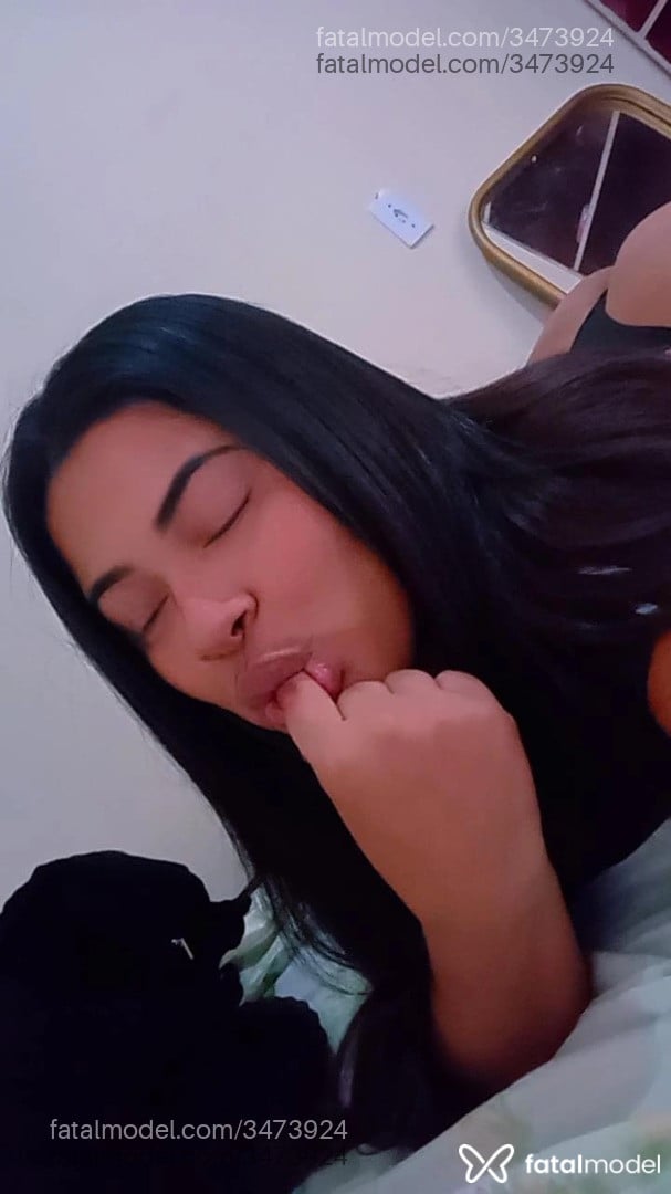 Acompanhante mulher morena (o) de olhos pretos - Sabrina Carica