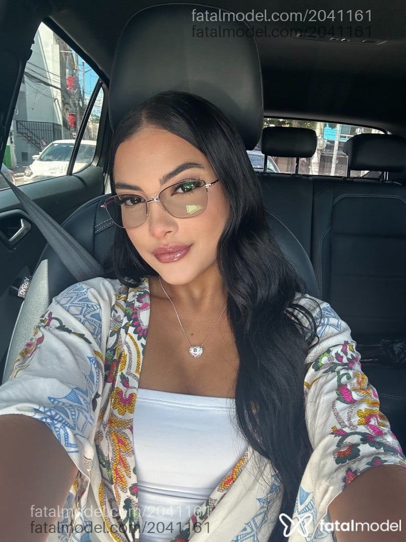 Acompanhante mulher morena (o) de olhos castanhos - Maria Eduarda