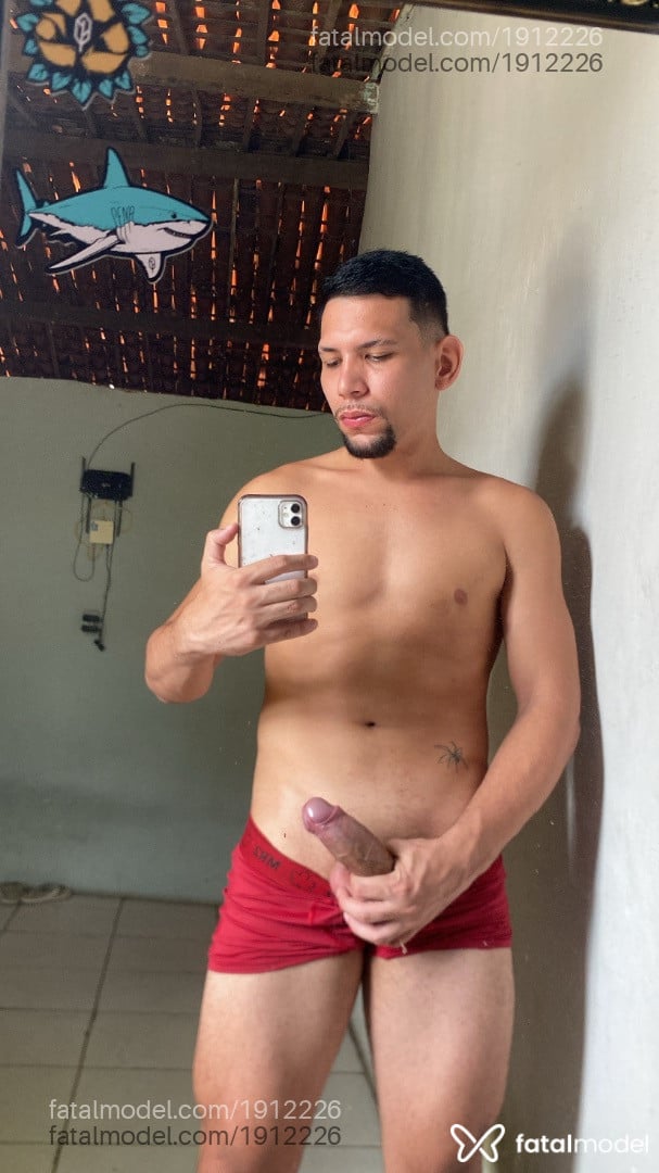 Acompanhante homem morena (o) de olhos pretos - Daniel