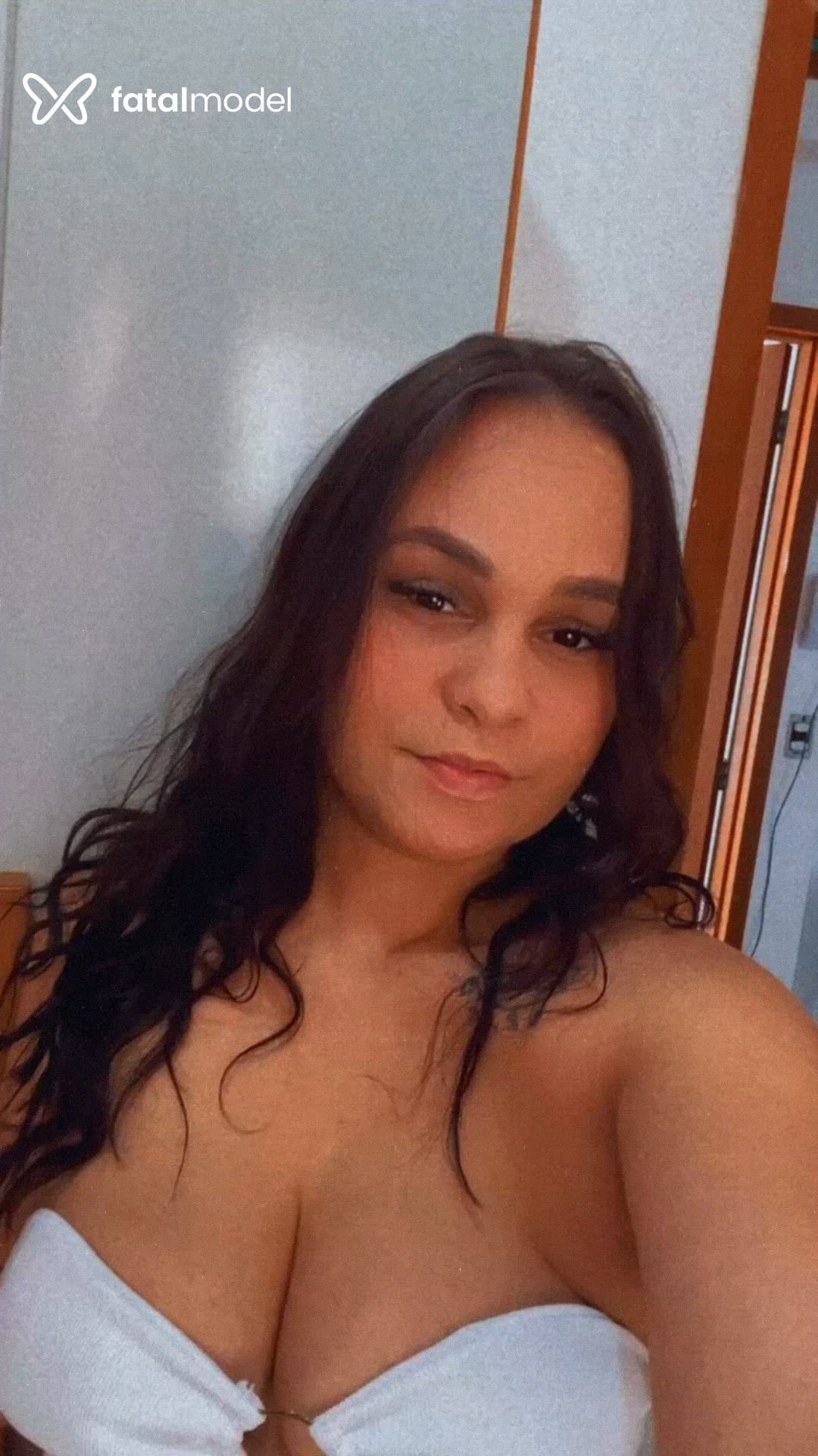Acompanhante mulher morena (o) de olhos castanhos - Monica