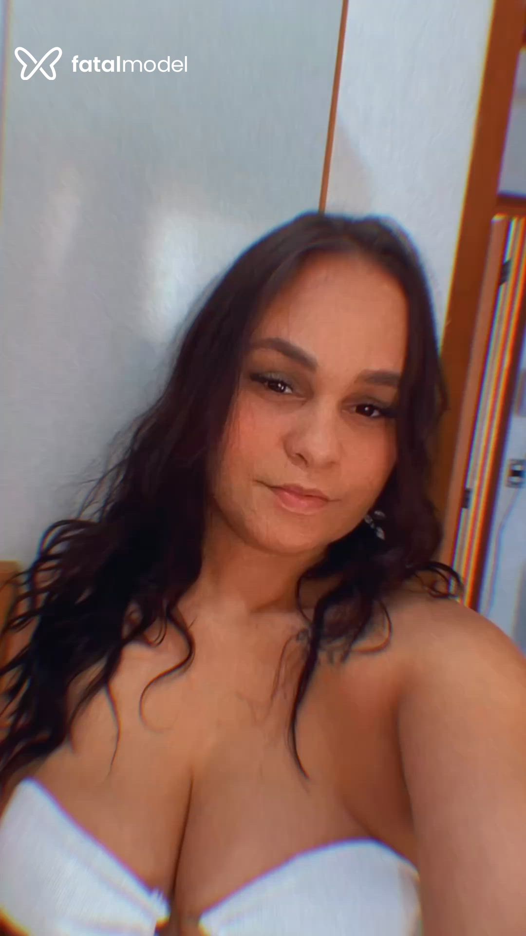 Acompanhante mulher morena (o) de olhos castanhos - Monica