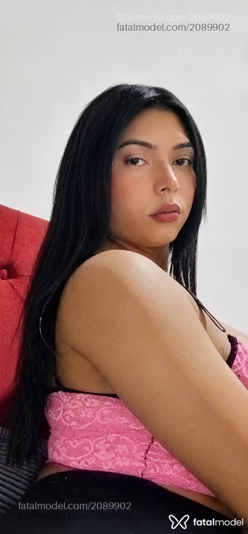 Acompanhante mulher trans morena (o) de olhos pretos - Kimberly Saiago