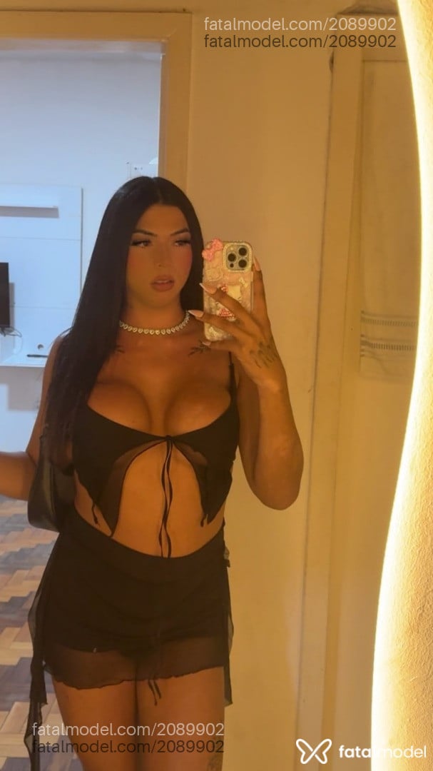 Acompanhante mulher trans morena (o) de olhos pretos - Kimberly Saiago