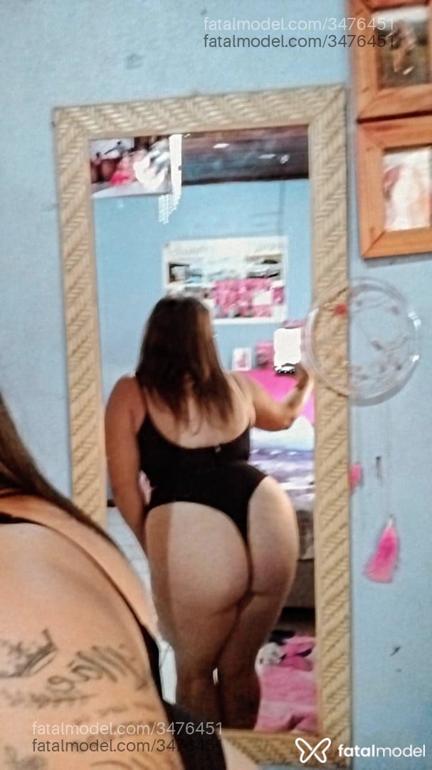 Acompanhante mulher com cabelo castanho de olhos castanhos - Lili Pitanguinha