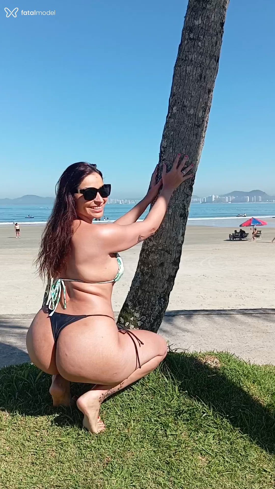 Acompanhante mulher com cabelo colorido de olhos castanhos - Paloma