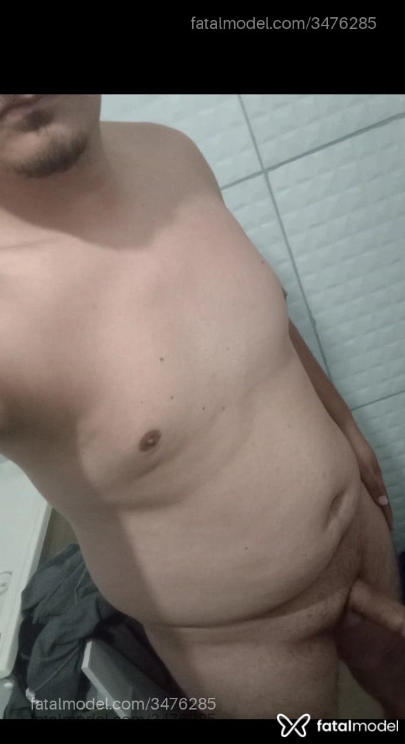 Acompanhante homem com cabelo castanho de olhos castanhos - Jhony