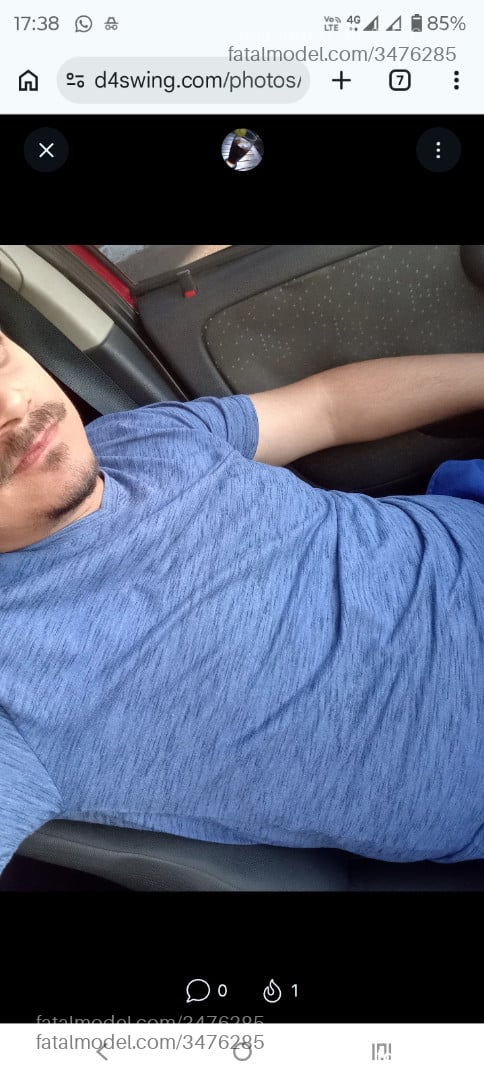 Acompanhante homem com cabelo castanho de olhos castanhos - Jhony