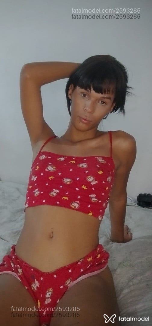 Acompanhante mulher trans com cabelo castanho de olhos pretos - Aurora Acompanhante mulher trans com cabelo castanho de olhos pretos - Aurora