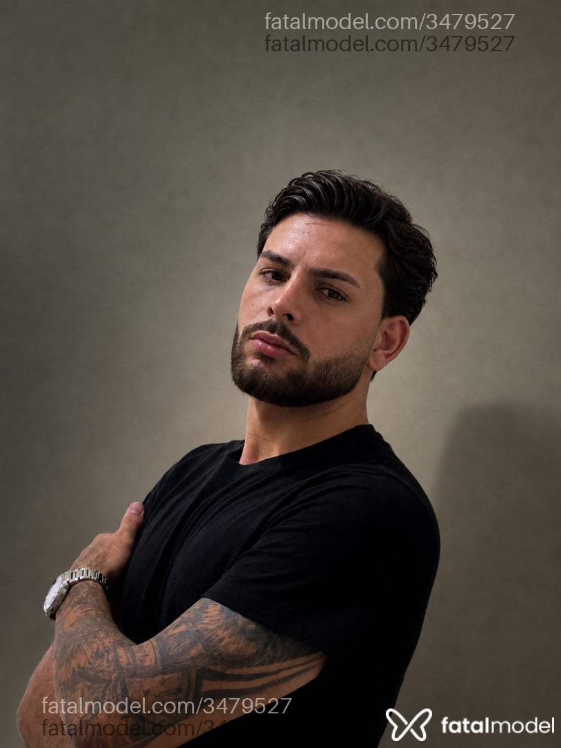 Acompanhante homem morena (o) de olhos castanhos - Silva