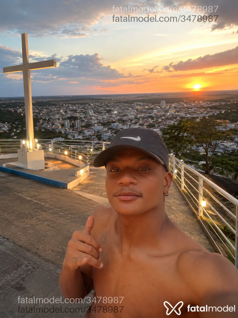 Acompanhante homem morena (o) de olhos castanhos - Pauloo