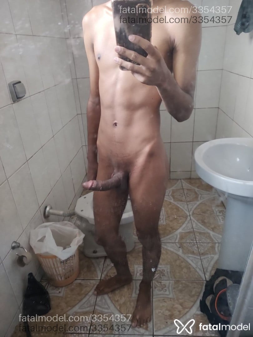 Acompanhante homem morena (o) de olhos castanhos - Morenimcurly Acompanhante homem morena (o) de olhos castanhos - Morenimcurly