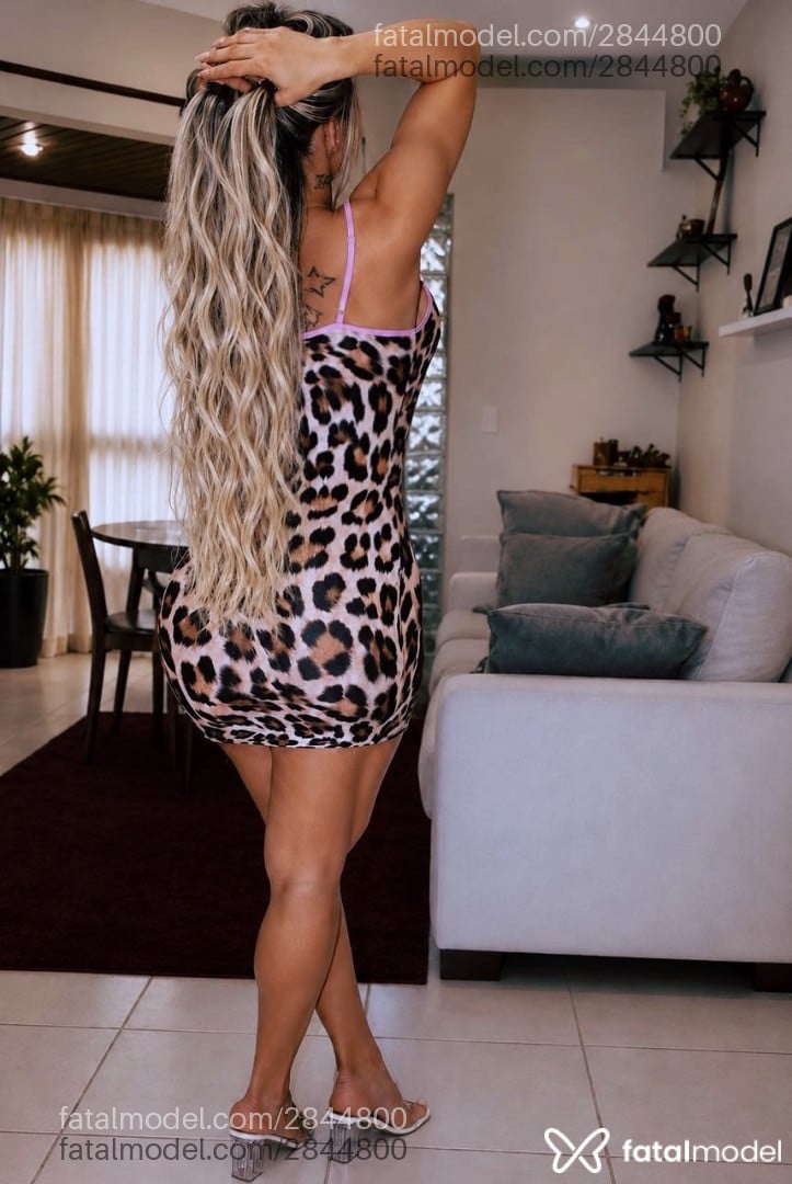 Acompanhante mulher loira (o) de olhos castanhos - Nati Gauthier