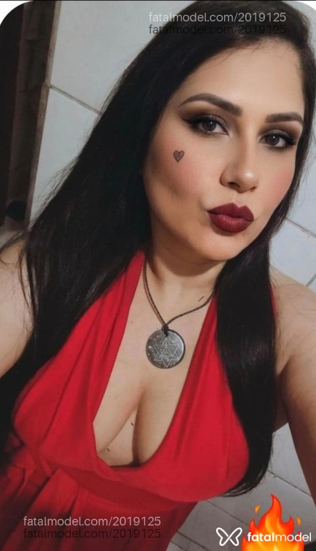 Acompanhante mulher morena (o) de olhos castanhos - Kalica
