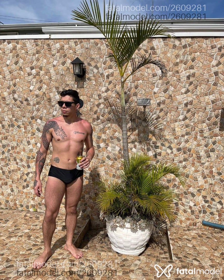 Acompanhante homem morena (o) de olhos castanhos - Arthur Lima