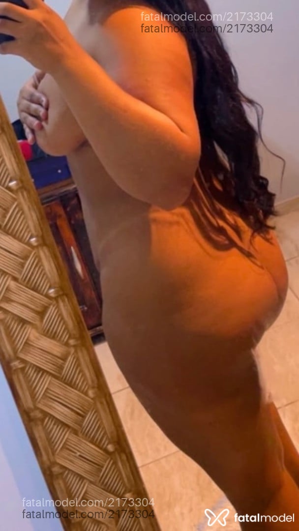 Acompanhante mulher com cabelo castanho de olhos castanhos - Camilly