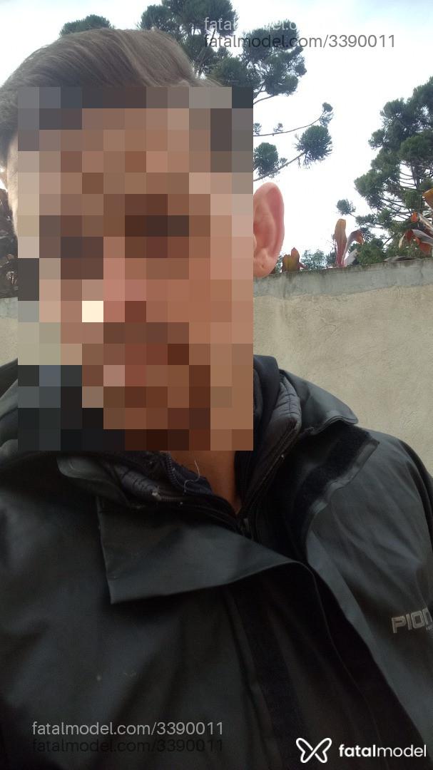 Acompanhante homem loira (o) de olhos azuis - Pocalo