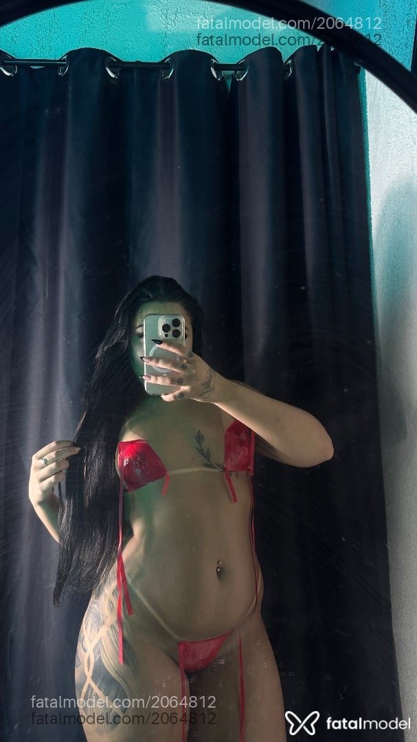 Acompanhante mulher morena (o) de olhos castanhos - Mirella