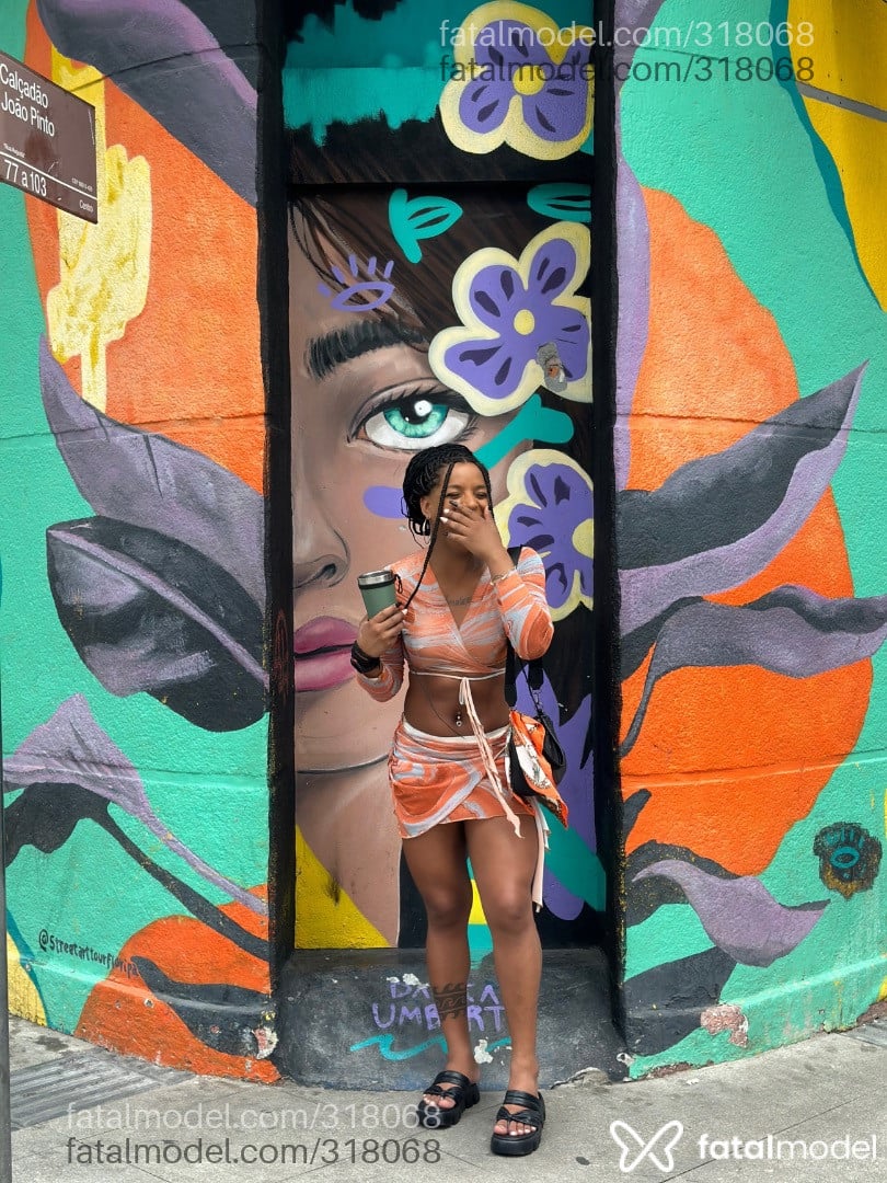 Acompanhante mulher trans morena (o) de olhos castanhos - Nicole