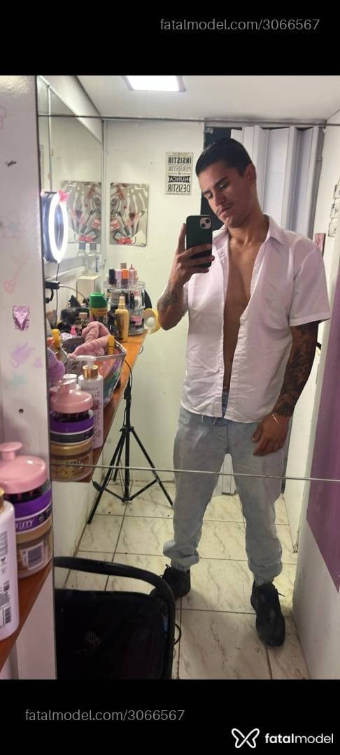 Acompanhante homem morena (o) de olhos castanhos em São Paulo - Elton