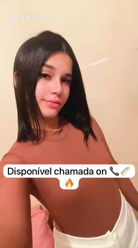 Acompanhante mulher trans com cabelo castanho de olhos castanhos - Larissa