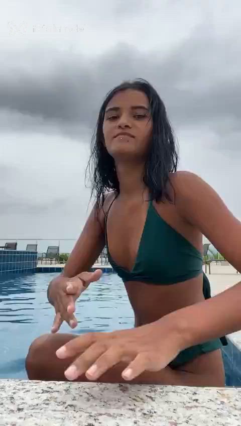 Acompanhante mulher morena (o) de olhos castanhos - Raquel Acompanhante mulher morena (o) de olhos castanhos - Raquel