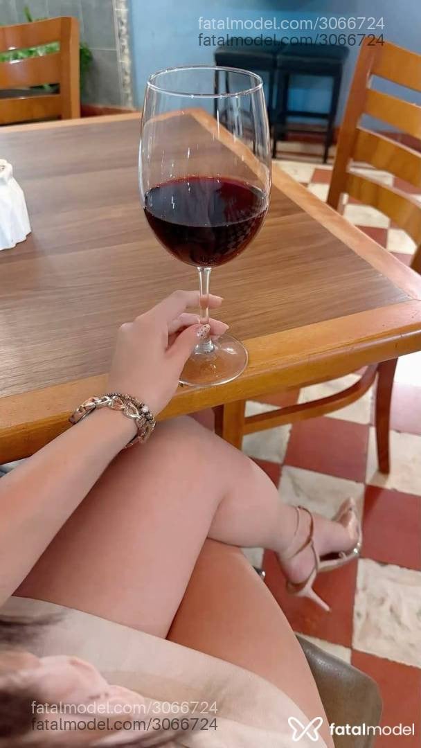 Acompanhante mulher ruiva (o) de olhos castanhos - Massafera