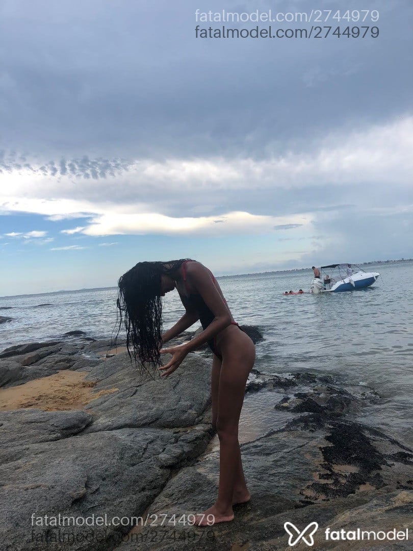 Acompanhante mulher morena (o) de olhos castanhos - Raquel