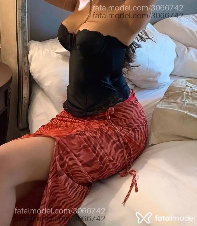 Acompanhante mulher com cabelo castanho de olhos mel - Cristal