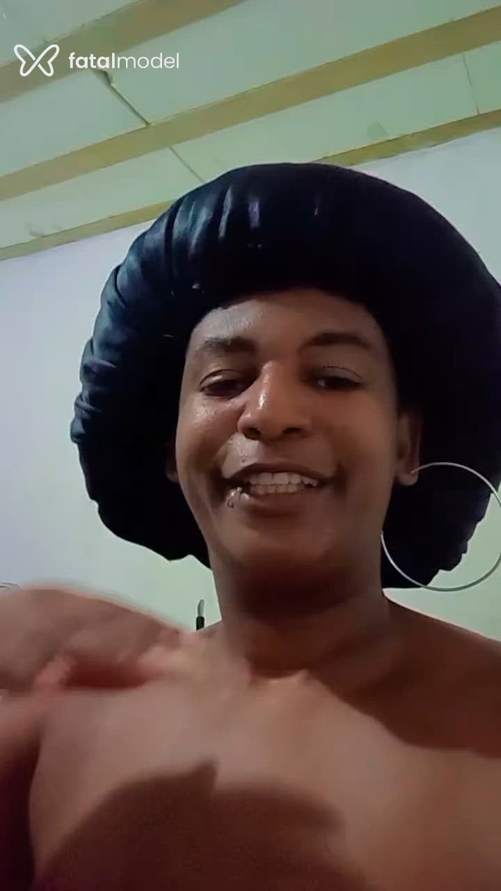 Acompanhante mulher com cabelo castanho de olhos castanhos - Jaquelineborboleta