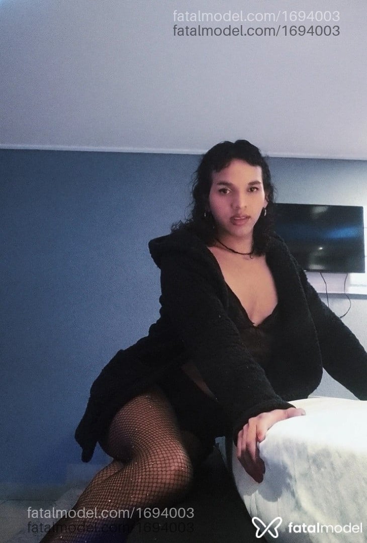 Acompanhante travesti com cabelo castanho de olhos castanhos - Eloane