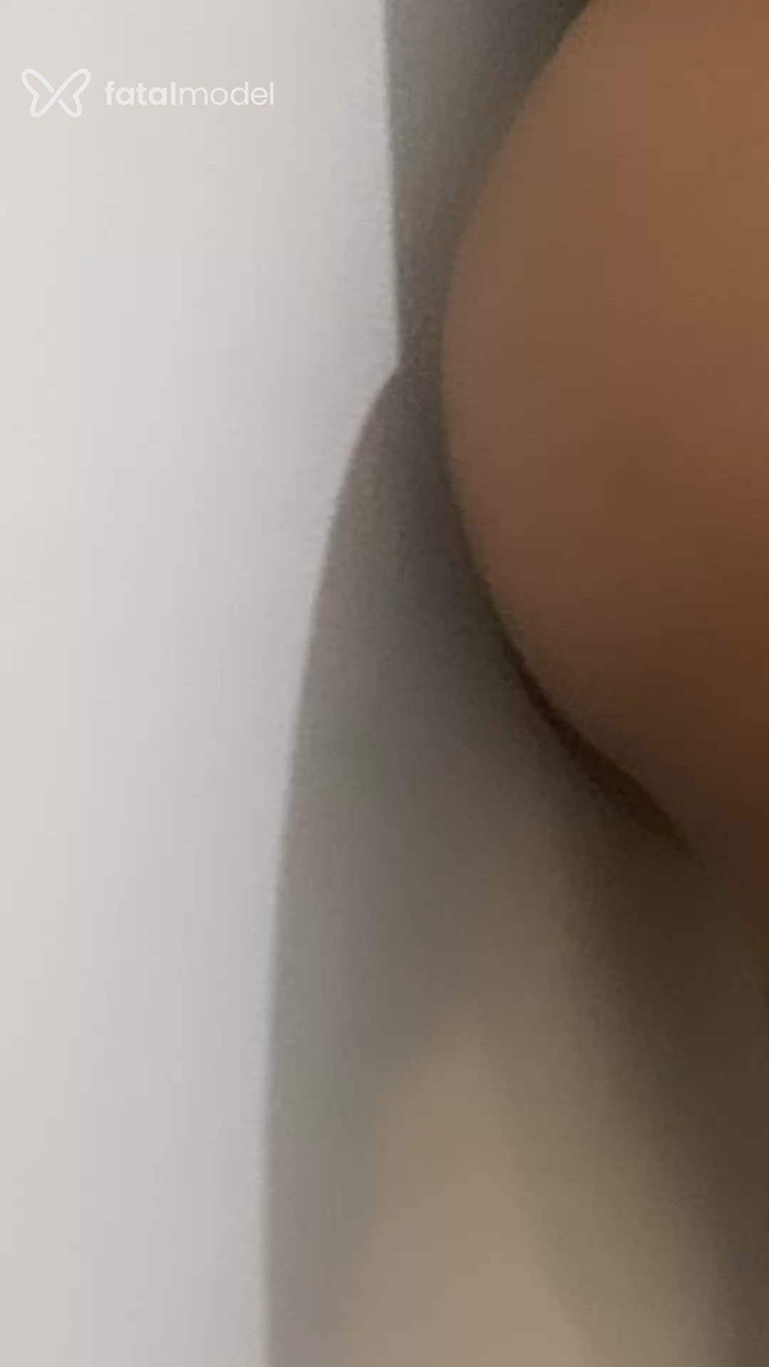 Acompanhante homem com cabelo castanho de olhos castanhos - Filhodokid