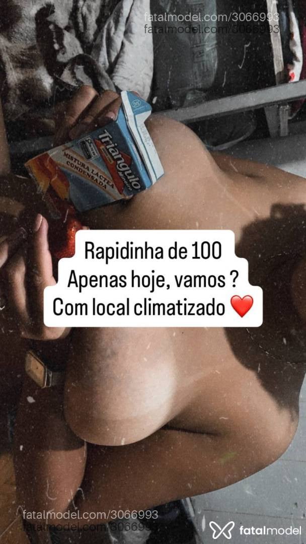 Acompanhante mulher com cabelo castanho de olhos castanhos - Micaela Mello