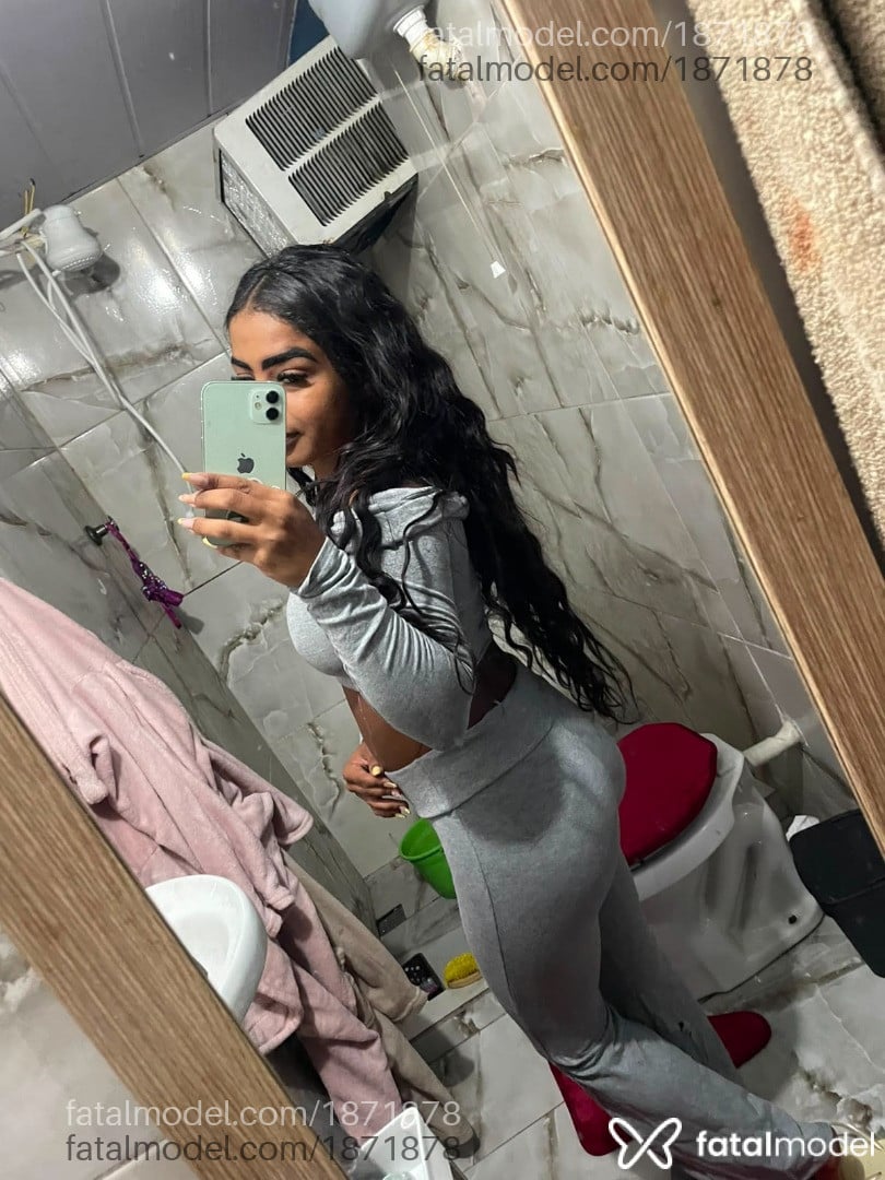 Acompanhante mulher morena (o) de olhos pretos - Sophia