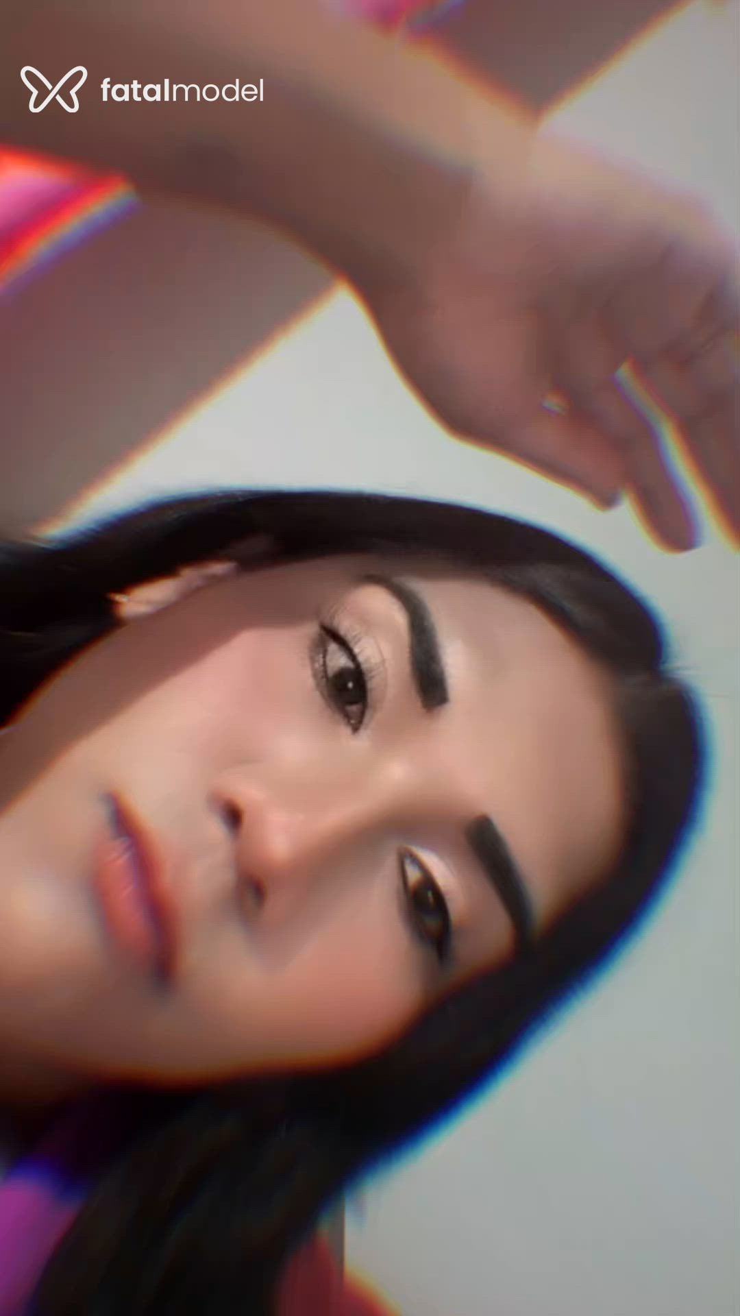Acompanhante mulher trans morena (o) de olhos pretos - Naty