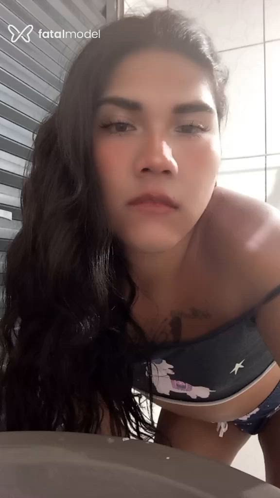 Acompanhante mulher trans morena (o) de olhos pretos - Naty