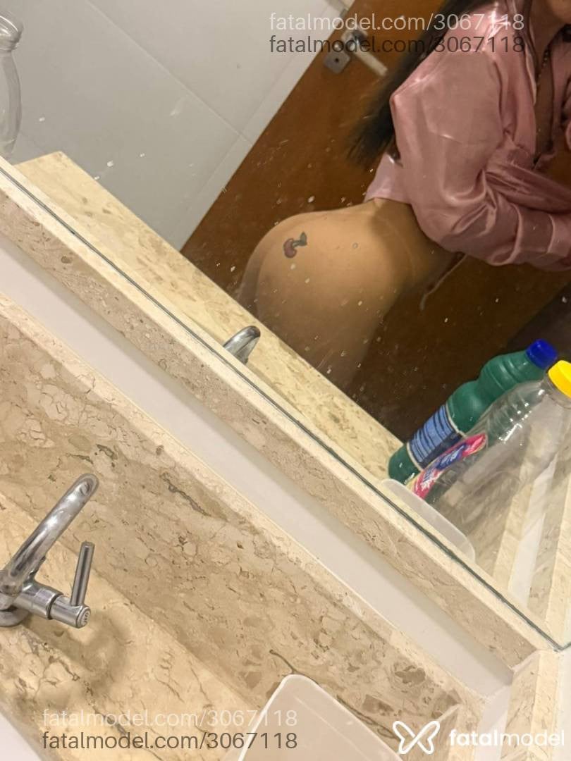 Acompanhante mulher com cabelo castanho de olhos castanhos - Mavie