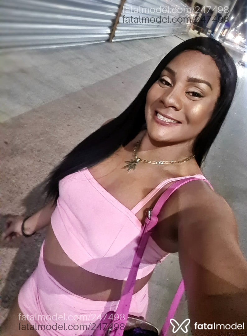 Acompanhante mulher trans morena (o) de olhos mel - Yasmin