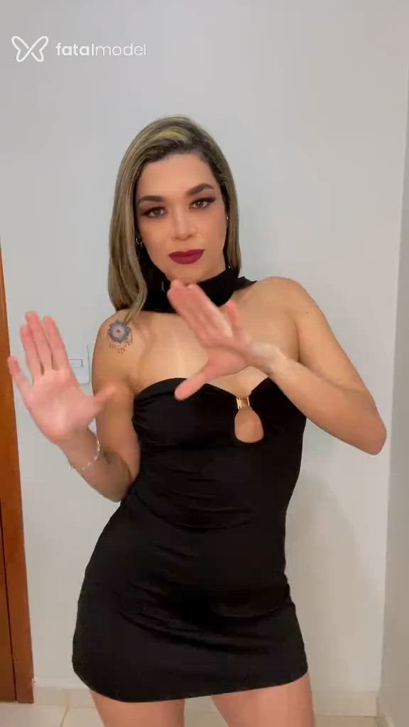 Acompanhante mulher loira (o) de olhos castanhos - Larissa Giménez