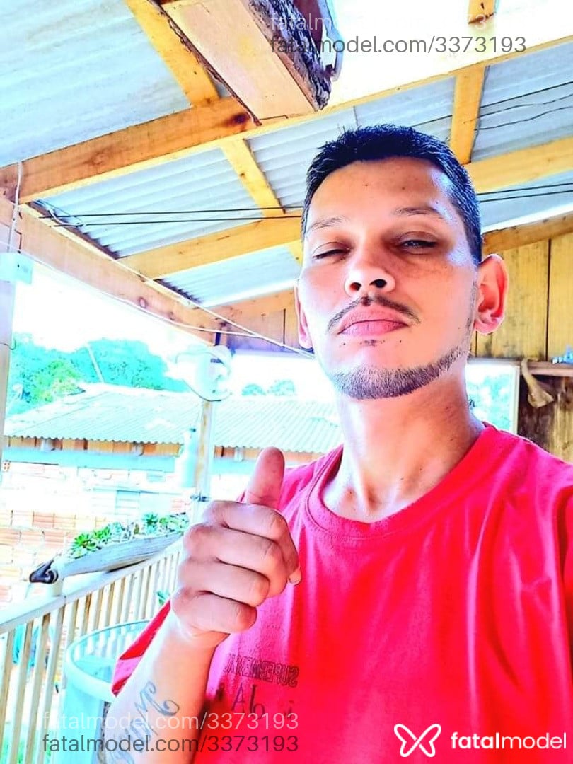 Acompanhante homem morena (o) de olhos castanhos - Moah Vaz