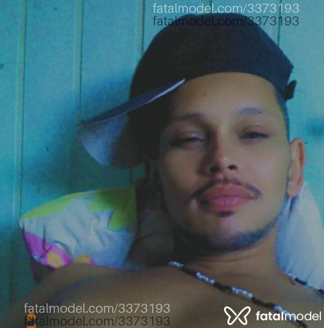 Acompanhante homem morena (o) de olhos castanhos - Moah Vaz