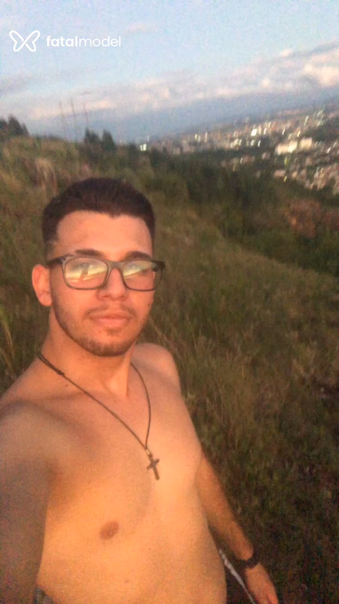 Acompanhante homem morena (o) de olhos castanhos - Lucas Acompanhante homem morena (o) de olhos castanhos - Lucas
