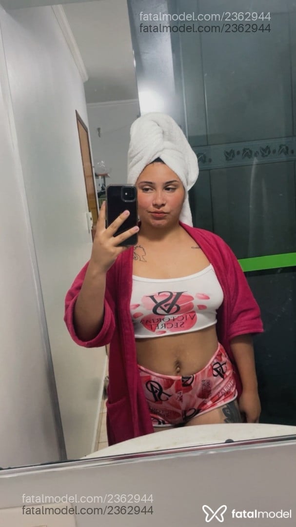 Acompanhante mulher morena (o) de olhos castanhos - Bruna