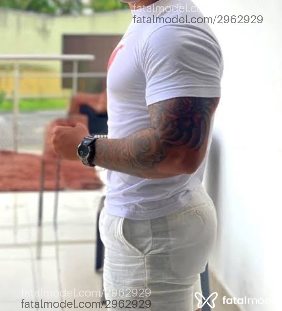 Acompanhante homem morena (o) de olhos verdes - Colmbiano