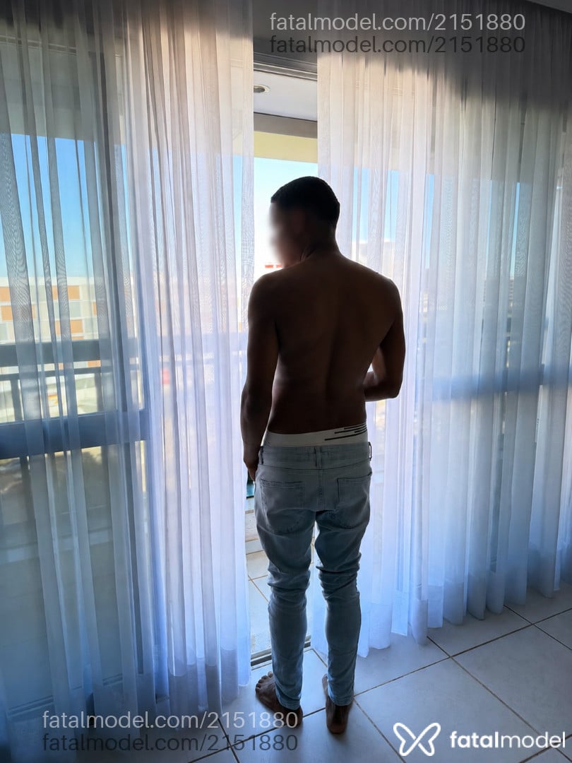 Acompanhante homem morena (o) de olhos castanhos - Emerson Dom